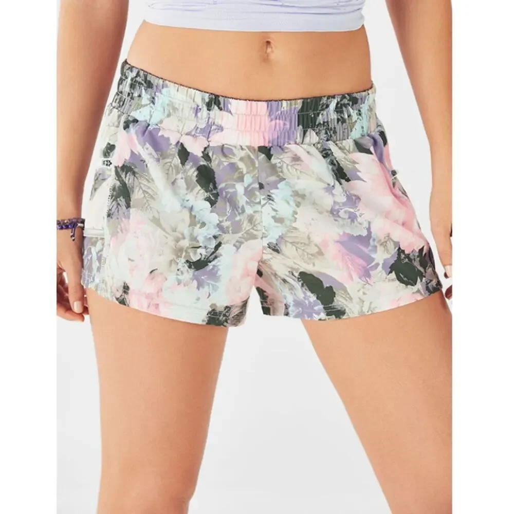 Fabletics Maggie Lined Shorts in Secret Garden Print Size Medium